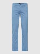 Slim fit chino met labeldetail, model 'Schino'