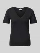 Slim fit T-shirt met V-hals, model 'CODY'