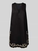 Mini-jurk met V-hals, model 'Dembrolai'