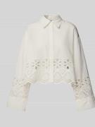 Korte blouse met broderie anglaise, model 'Sophia'