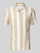 Relaxed fit vrijetijdsoverhemd met labeldetail en platte kraag