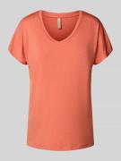 T-shirt met V-hals, model 'Marica'
