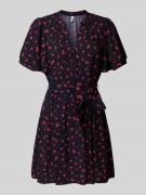 Getailleerde mini-jurk met strikceintuur, model 'NOVA'