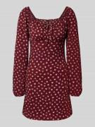 Getailleerde mini-jurk met structuurmotief, model 'HILLARY'