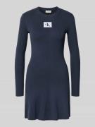 Mini-jurk met labelpatch, model 'FIT AND FLARE'