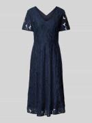 Getailleerde kanten jurk semi-transparante mouwen