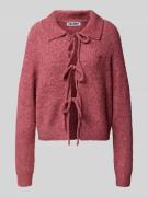 Gebreid jack met vetersluiting