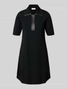 Knielange jurk van viscosemix met platte kraag