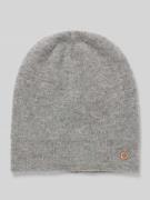 Kasjmier muts met labelapplicatie