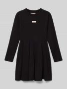 Knielange jurk met labeldetail