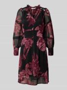 Knielange jurk met V-hals, model 'DAKOTA'