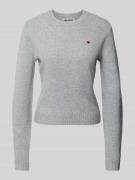 Nauwsluitende gebreide pullover met ronde hals
