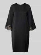 Knielange jurk met ronde hals, model 'Dancia'