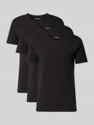 T-shirt met afgeronde V-hals in een set van 3 stuks