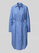 Oversized overhemdjurk met strikceintuur.