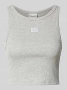 Korte top met labelstitching, model 'drew'