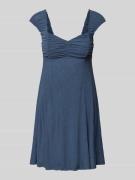 Getailleerde mini-jurk met plooien, model 'HELDA'