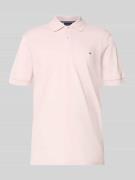 Regular fit poloshirt met stitching