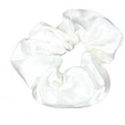 By Lyko Enfärgad Scrunchie I Silklook White