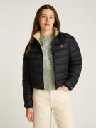 NU 20% KORTING: Calvin Klein Gewatteerde jas UL SHORT PUFFER Met geste...