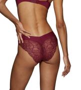 NU 20% KORTING: Triumph Slip Body Make-Up Illusion Lace Highleg Tai