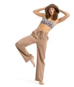 Roxy Strandbroek IS LIFE IN DESERT