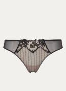 Chantelle Cabaret Sauvage string van kant met mesh