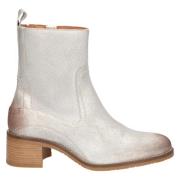 Piedi Nudi Britta 12.02